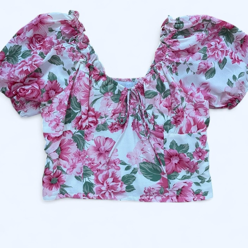 Crepe pink floral crop top
